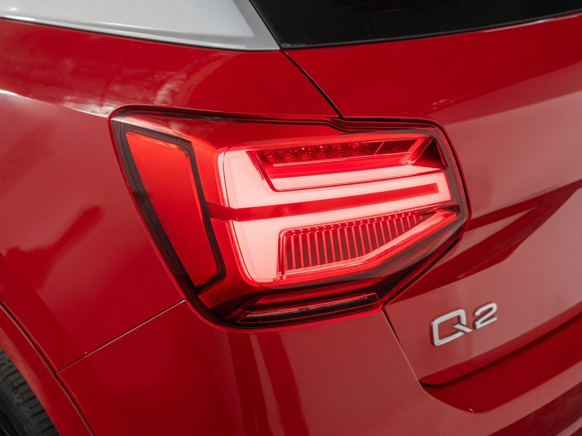 Audi Q2 2017 - фото автомобиля