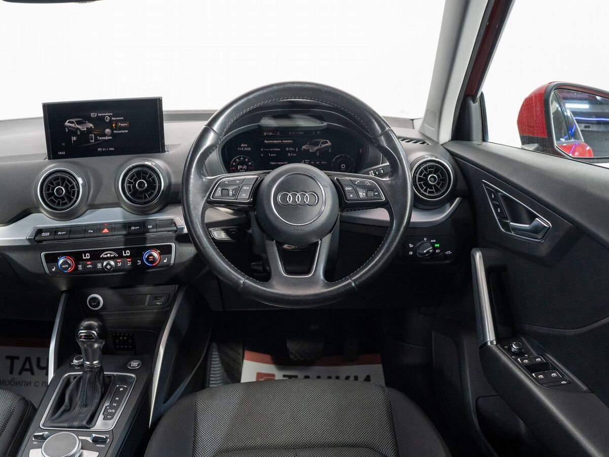 Audi Q2 2017 - фото автомобиля