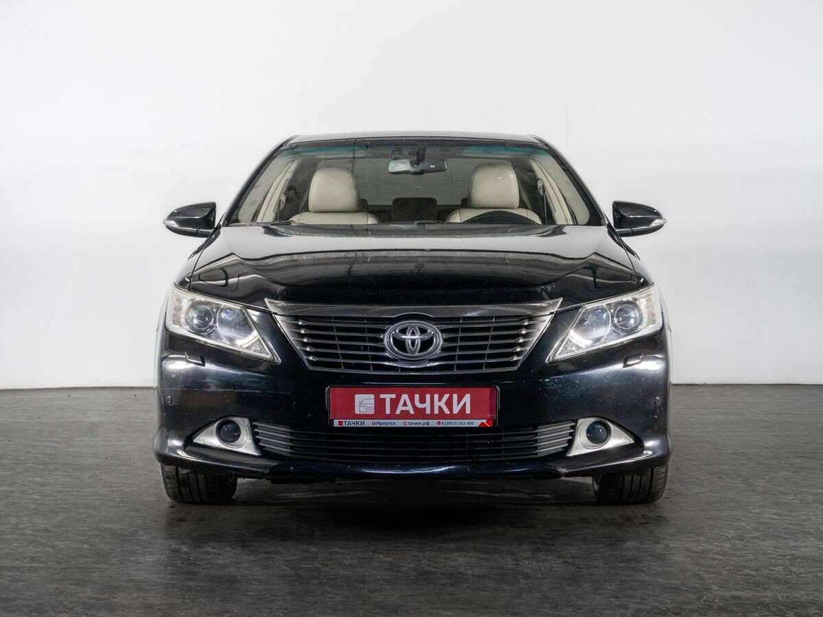 Toyota Camry 2012 - фото автомобиля
