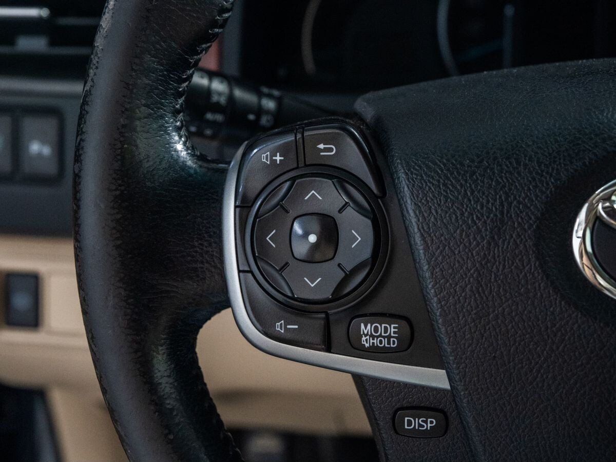 Toyota Camry 2012 - фото автомобиля