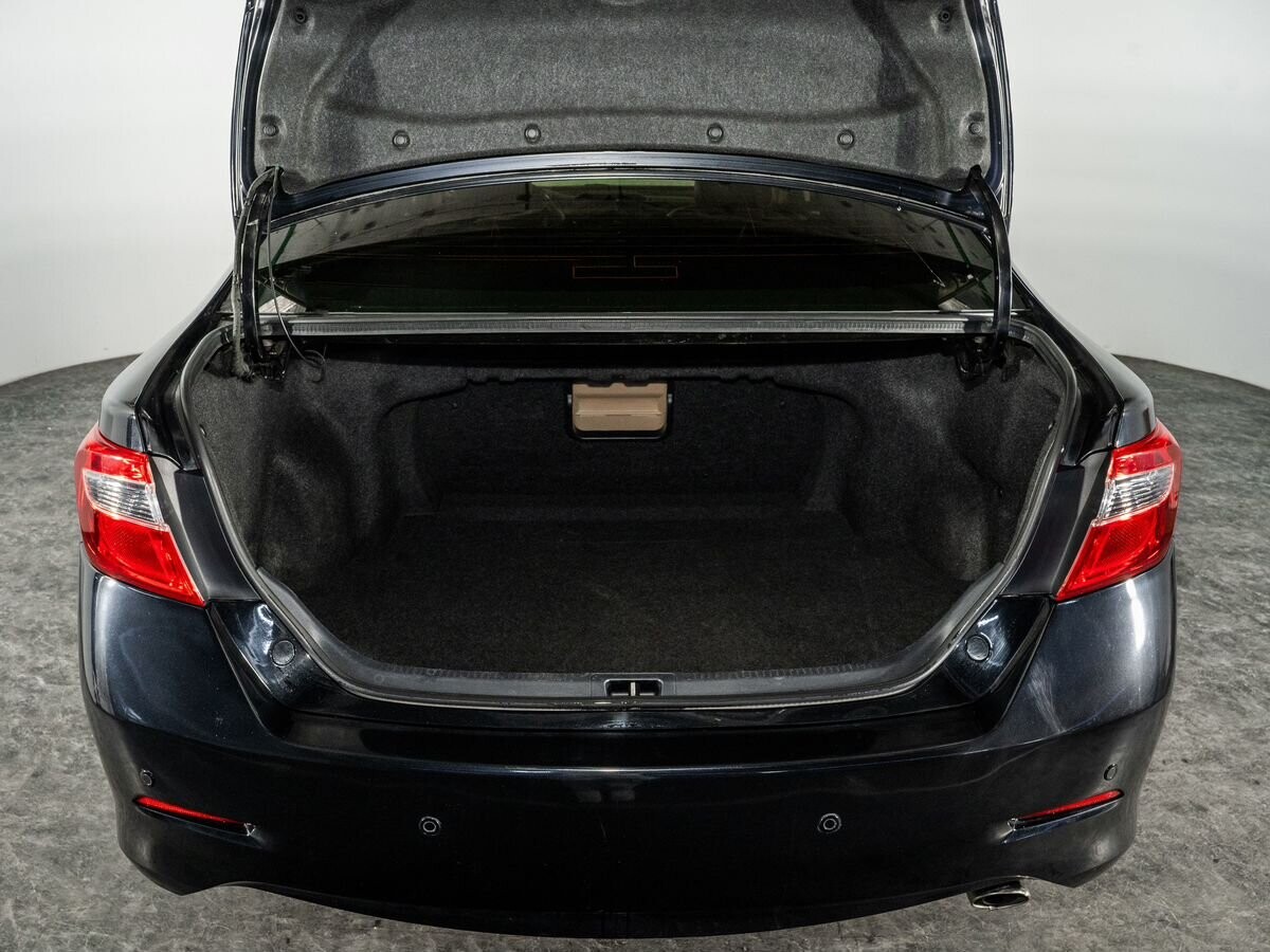 Toyota Camry 2012 - фото автомобиля