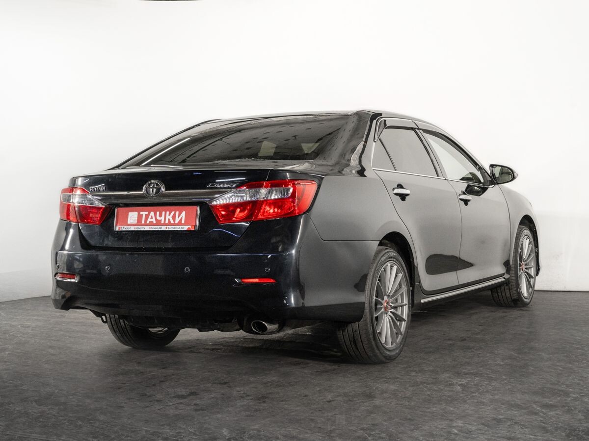 Toyota Camry 2012 - фото автомобиля