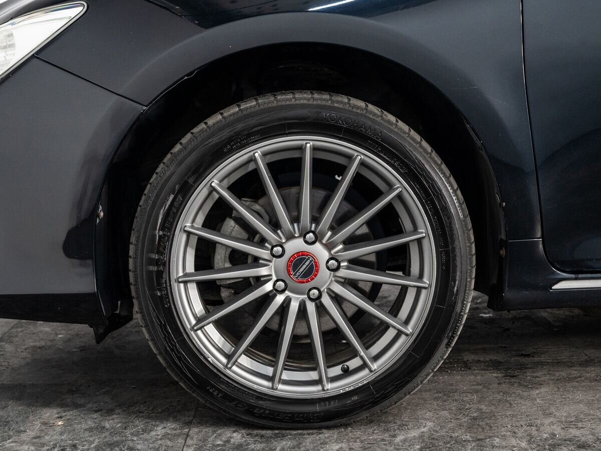Toyota Camry 2012 - фото автомобиля
