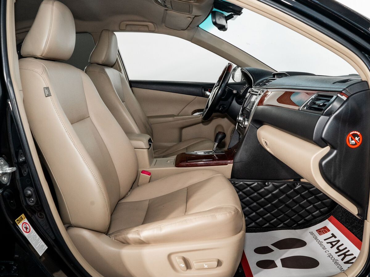 Toyota Camry 2012 - фото автомобиля