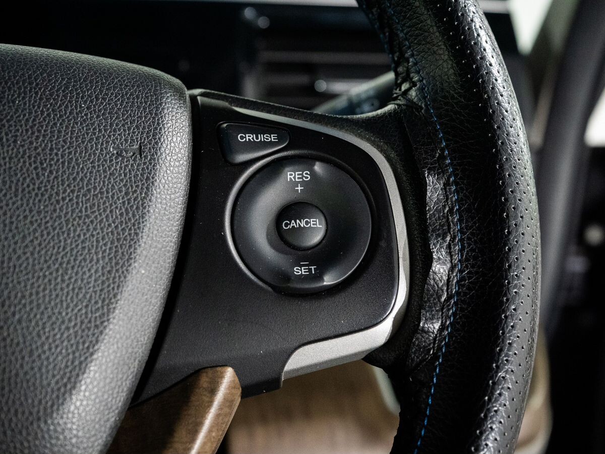 Honda Stepwgn 2015 - фото автомобиля