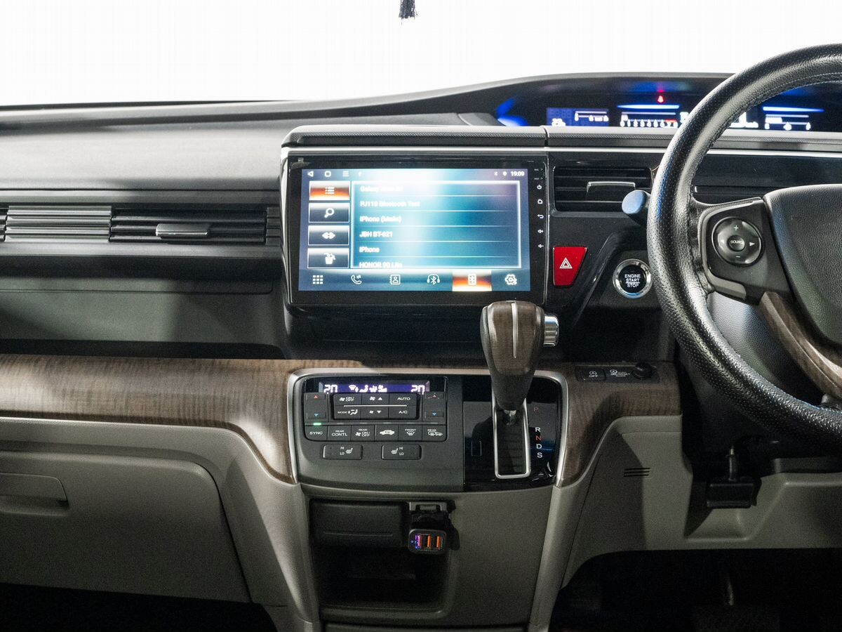 Honda Stepwgn 2015 - фото автомобиля