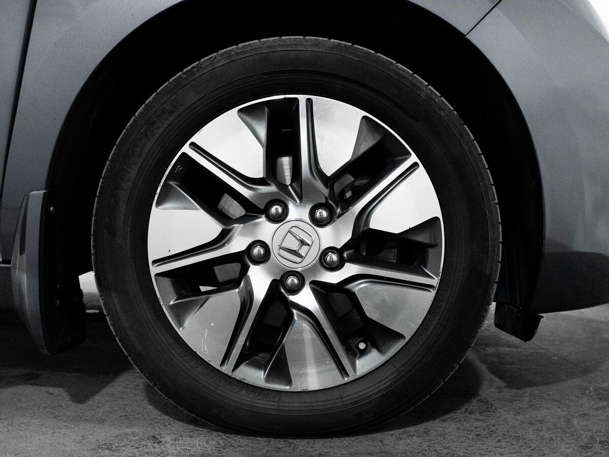 Honda Stepwgn 2015 - фото автомобиля