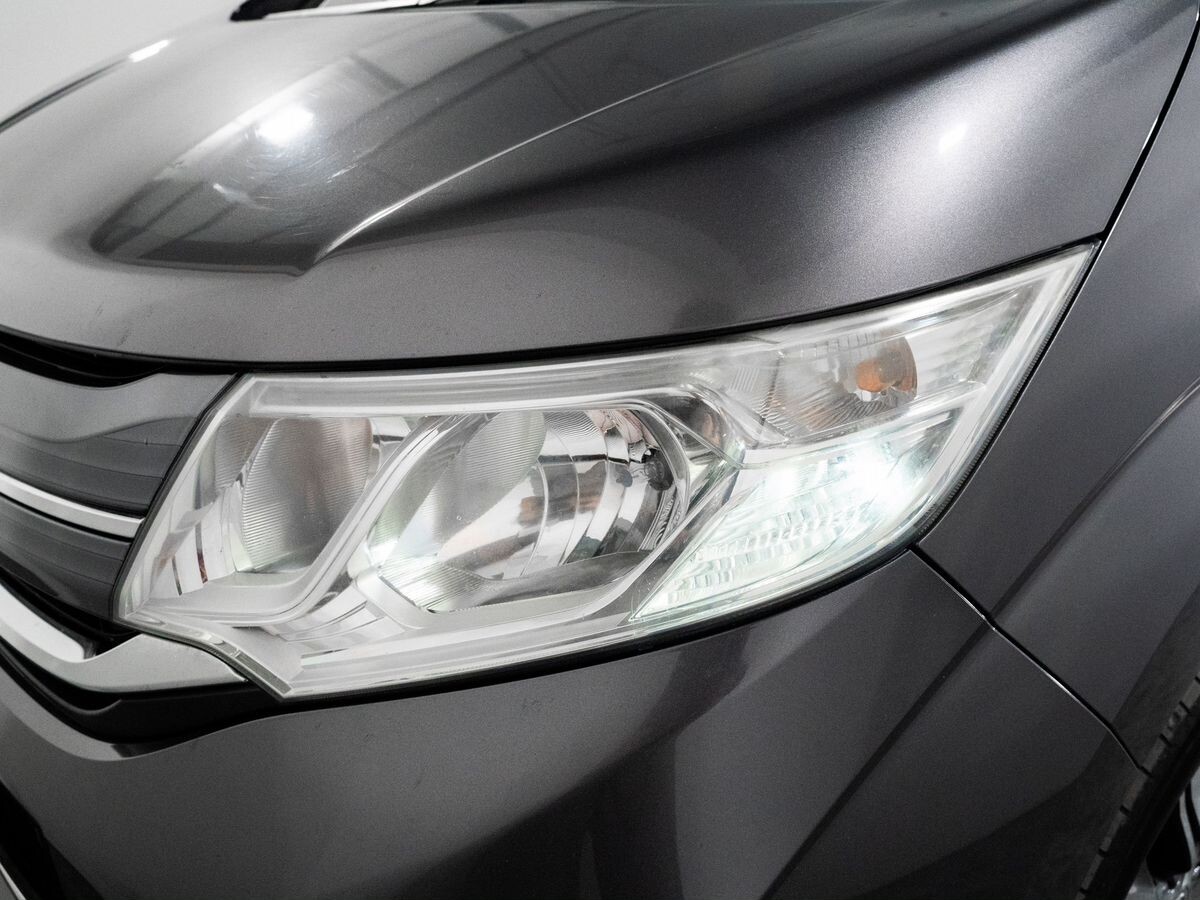 Honda Stepwgn 2015 - фото автомобиля