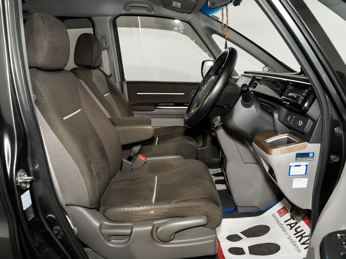 Honda Stepwgn 2015 - фото автомобиля