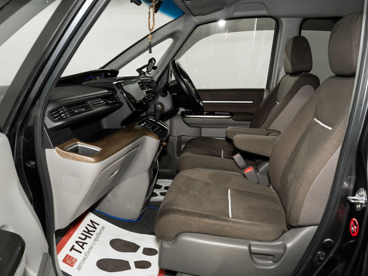 Honda Stepwgn 2015 - фото автомобиля