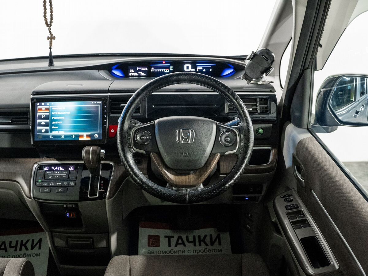 Honda Stepwgn 2015 - фото автомобиля