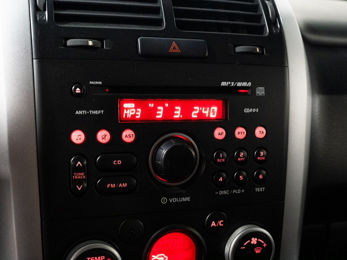 Suzuki Grand Vitara 2013 - фото автомобиля