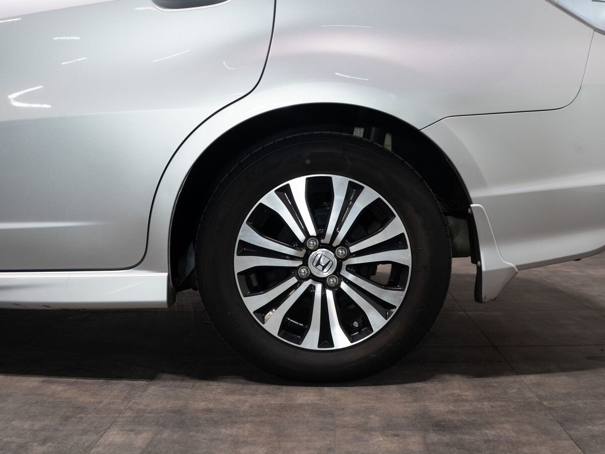 Honda Fit Shuttle 2014 - фото автомобиля