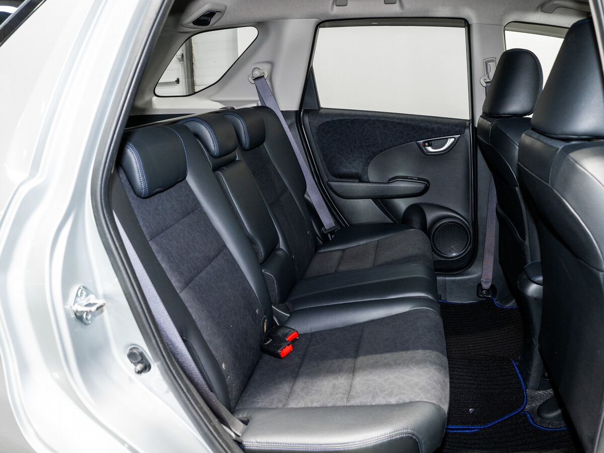 Honda Fit Shuttle 2014 - фото автомобиля