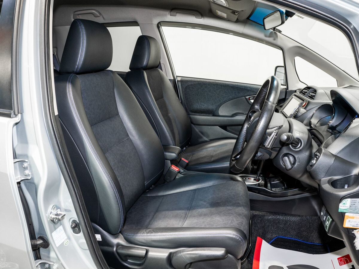 Honda Fit Shuttle 2014 - фото автомобиля