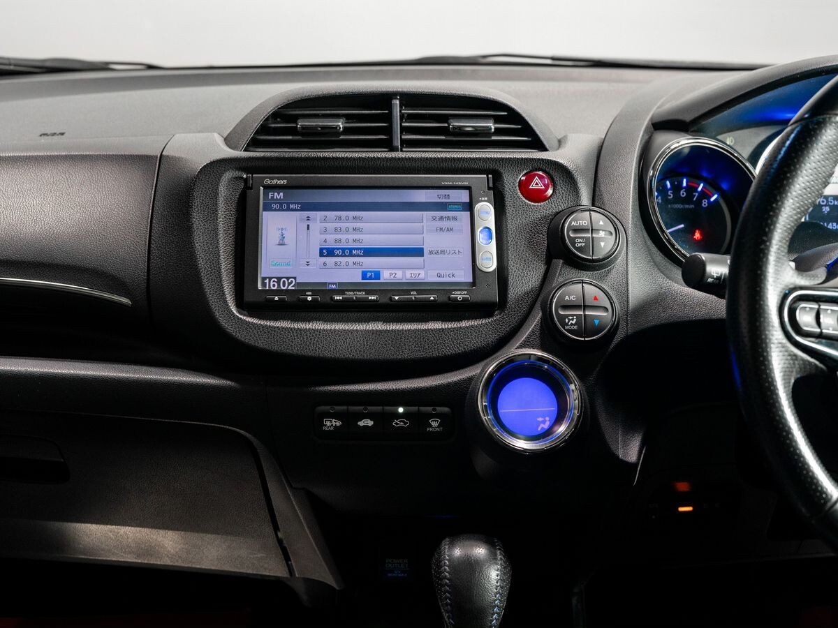Honda Fit Shuttle 2014 - фото автомобиля