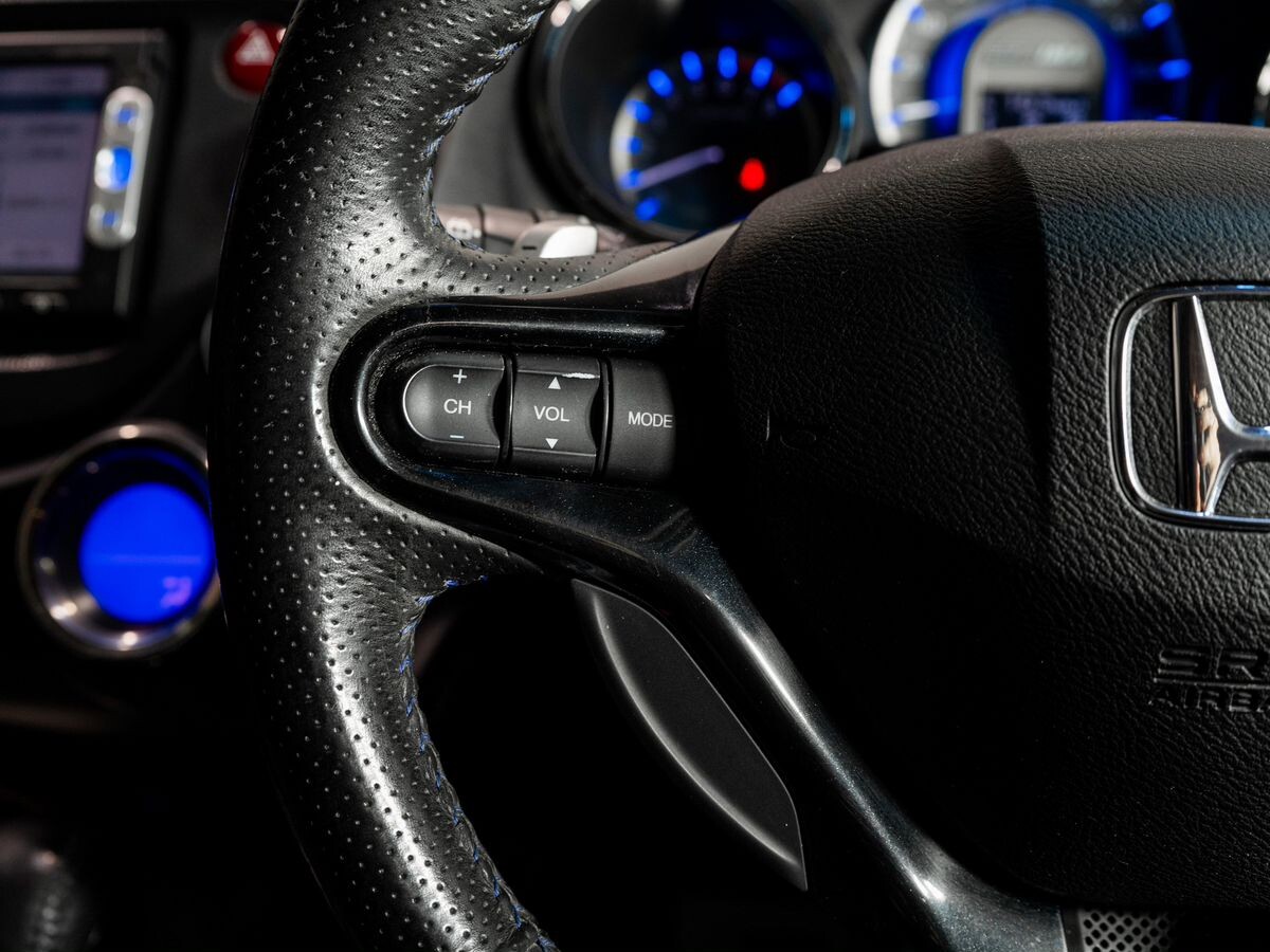 Honda Fit Shuttle 2014 - фото автомобиля