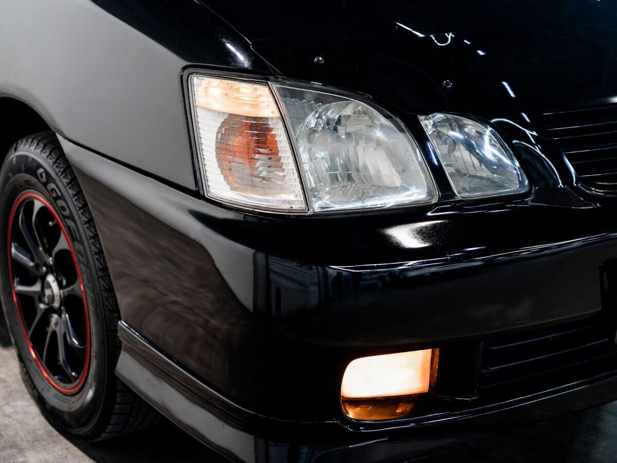 Toyota Gaia 2000 - фото автомобиля