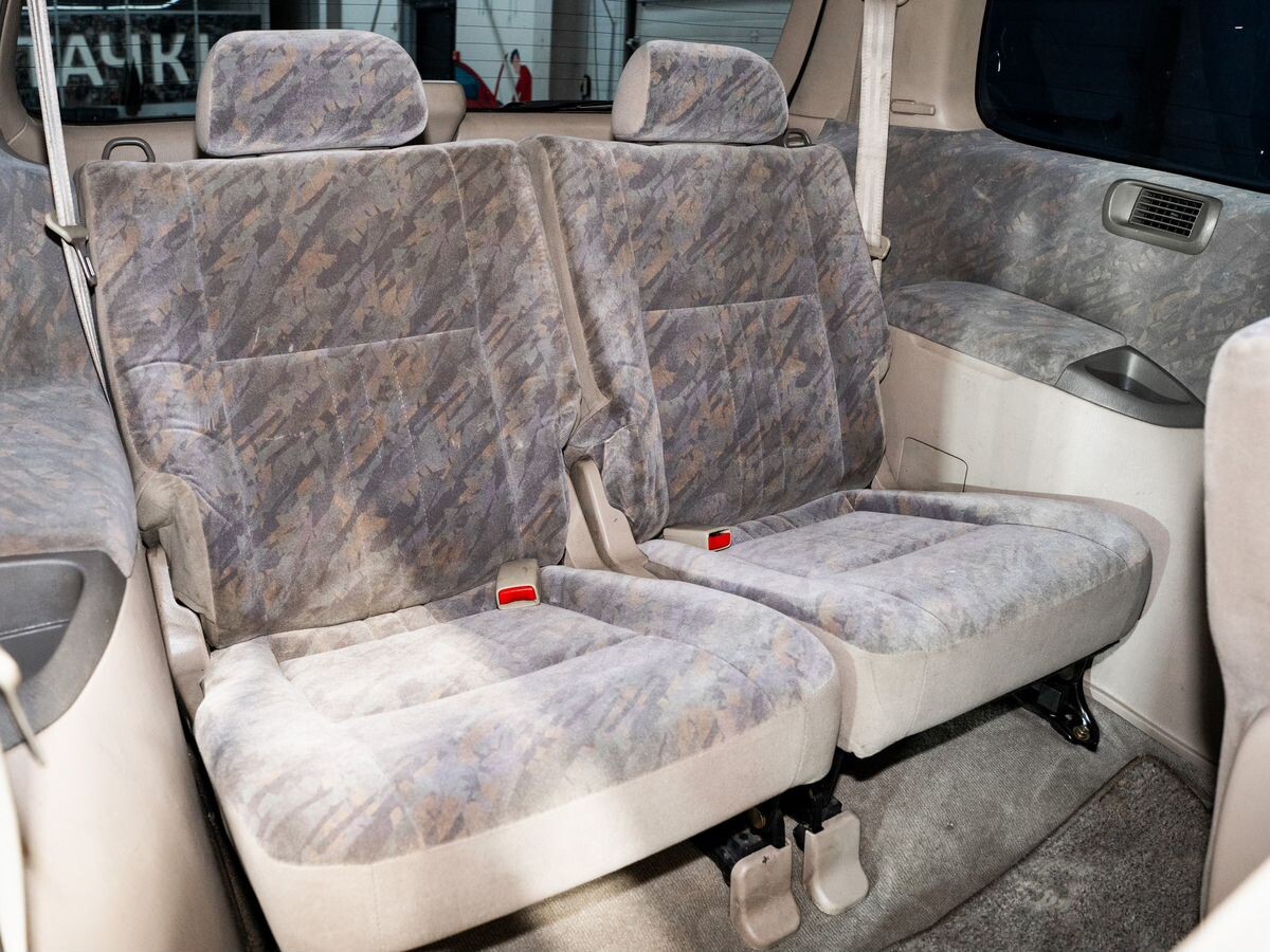 Toyota Gaia 2000 - фото автомобиля