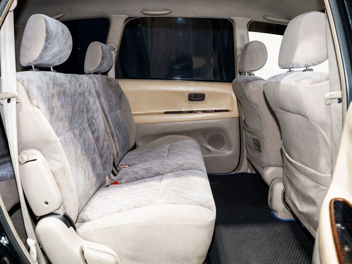 Toyota Gaia 2000 - фото автомобиля
