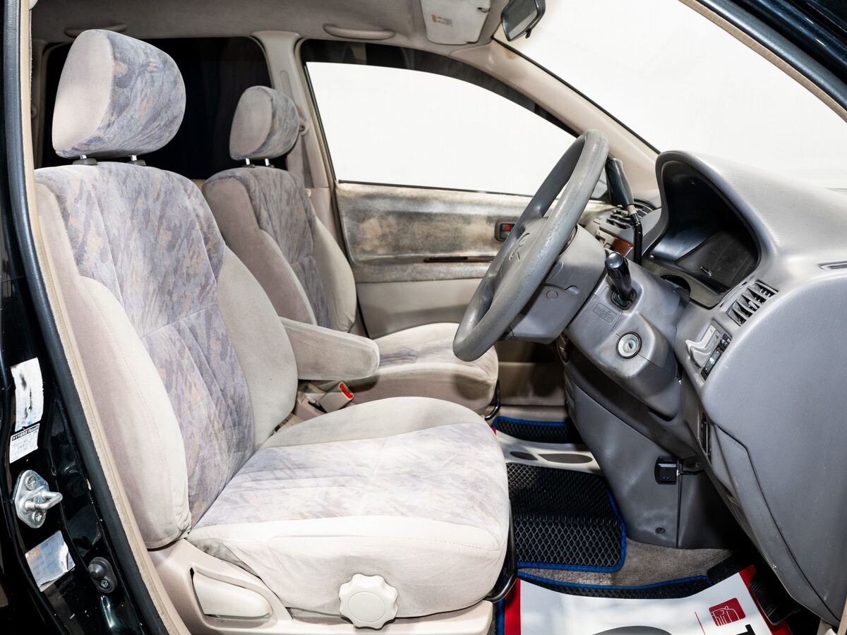 Toyota Gaia 2000 - фото автомобиля