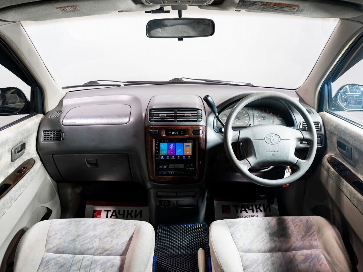 Toyota Gaia 2000 - фото автомобиля