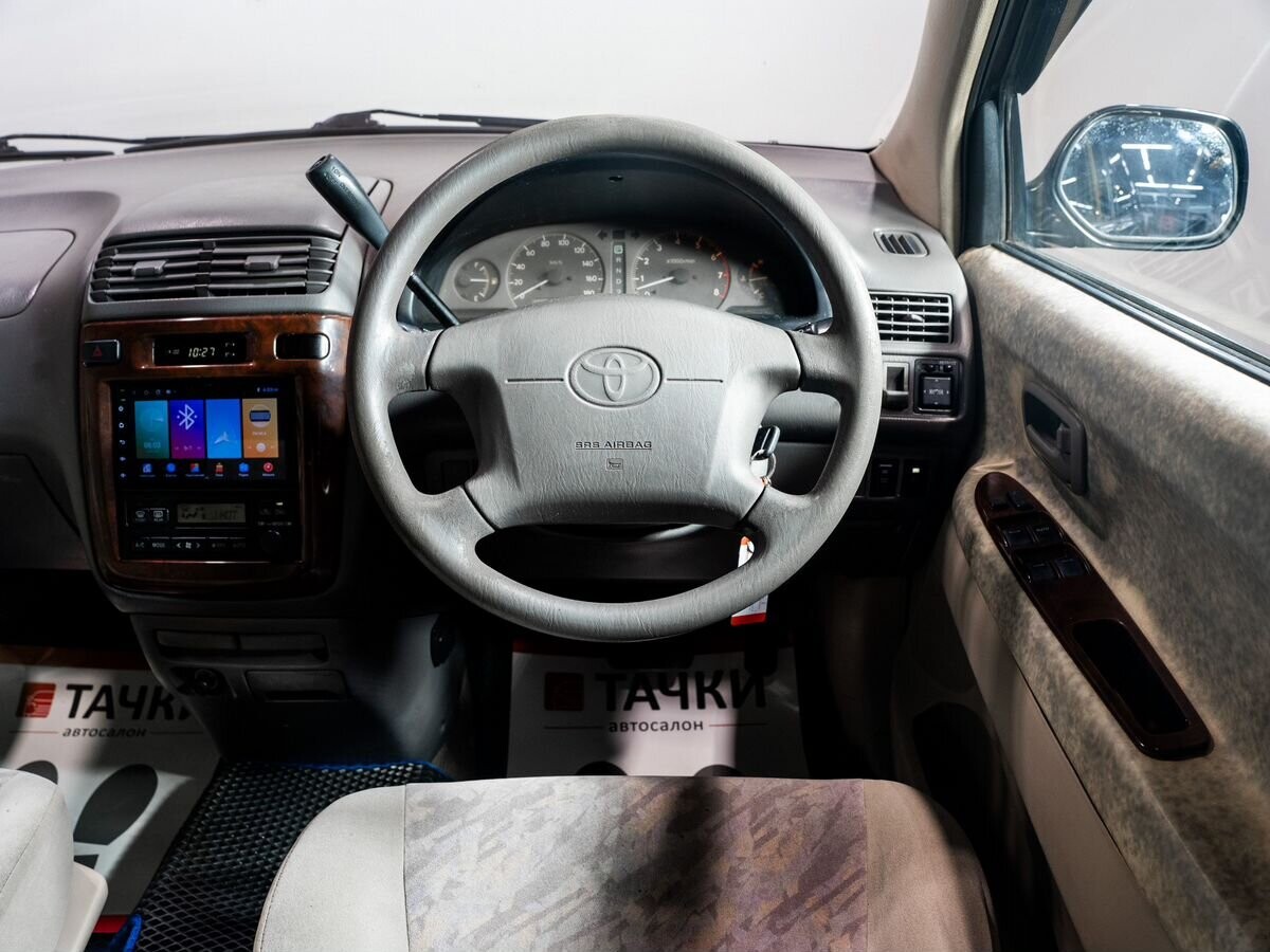 Toyota Gaia 2000 - фото автомобиля