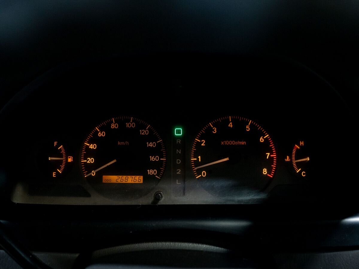Toyota Gaia 2000 - фото автомобиля