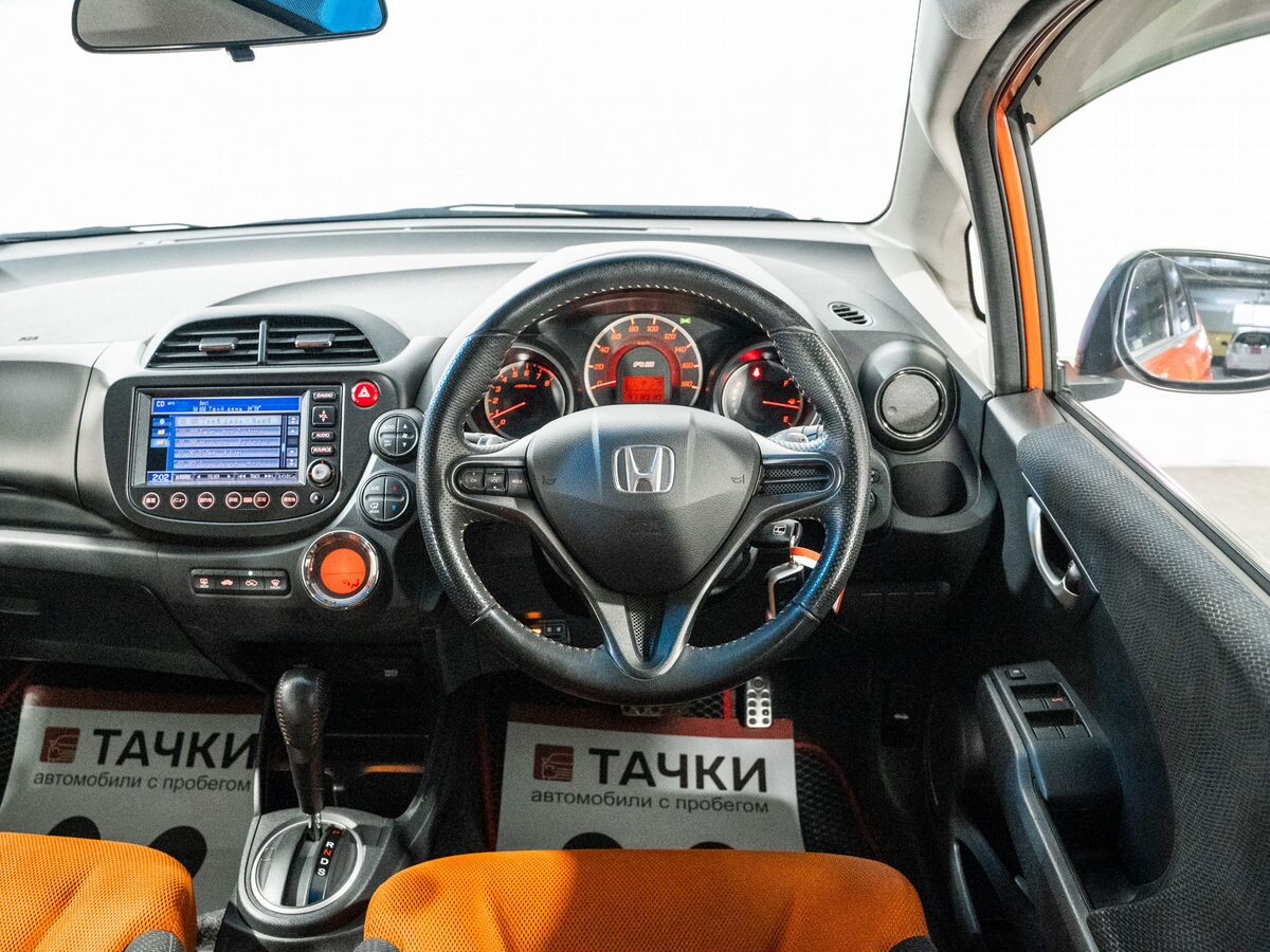 Honda Fit 2011 - фото автомобиля