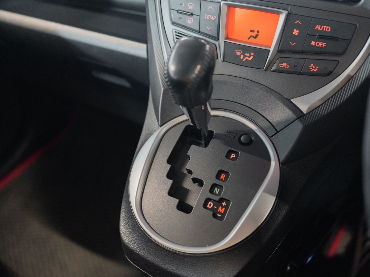Subaru Trezia 2011 - фото автомобиля
