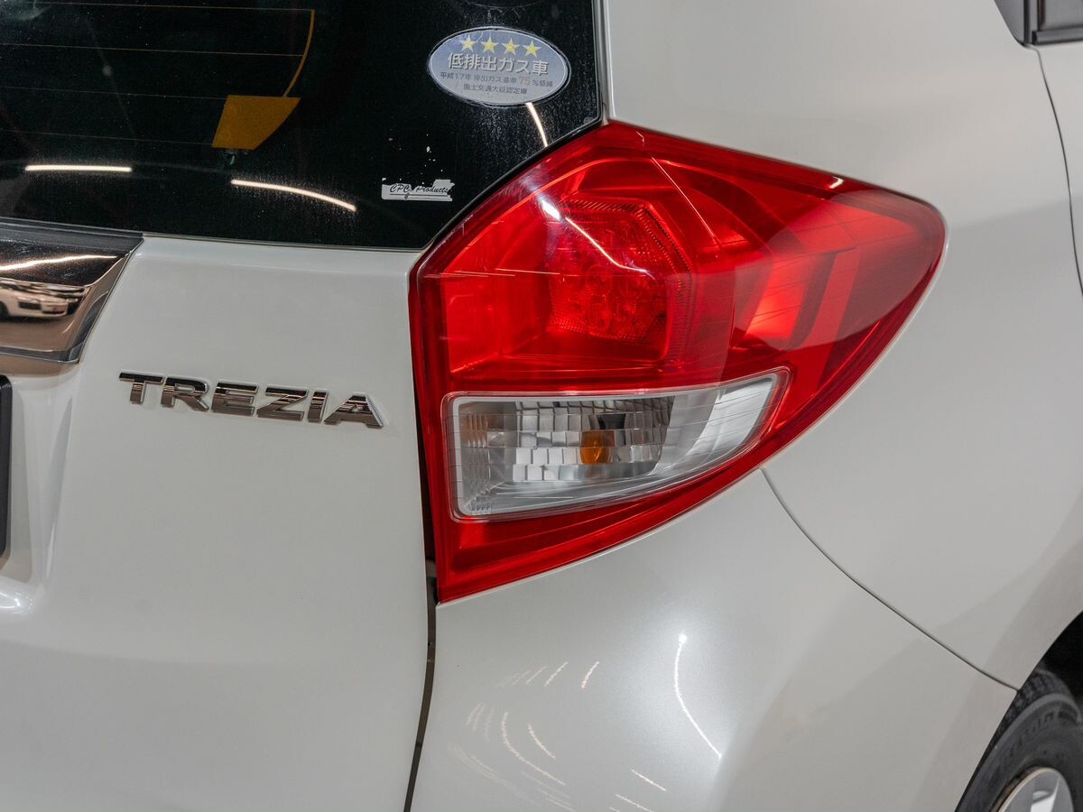 Subaru Trezia 2011 - фото автомобиля