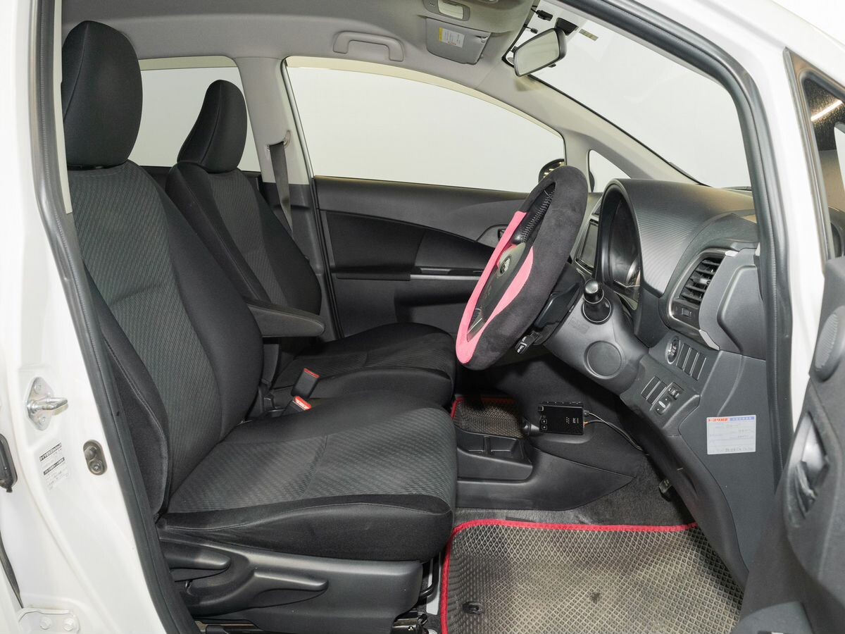 Subaru Trezia 2011 - фото автомобиля