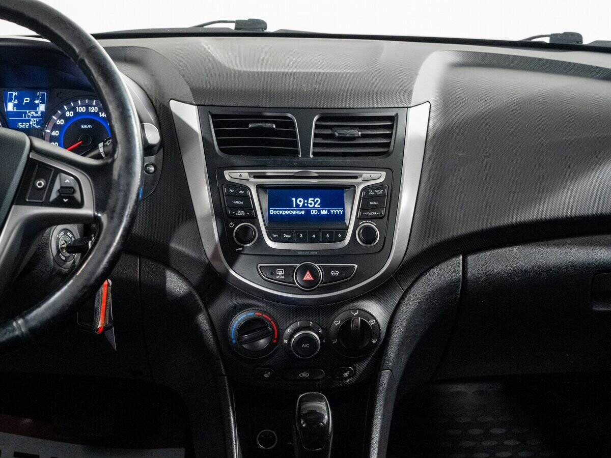 Hyundai Solaris 2015 - фото автомобиля