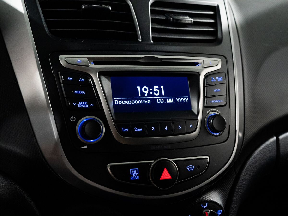 Hyundai Solaris 2015 - фото автомобиля