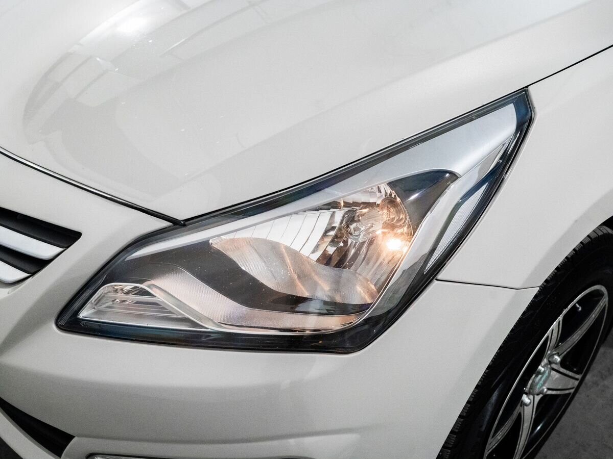 Hyundai Solaris 2015 - фото автомобиля