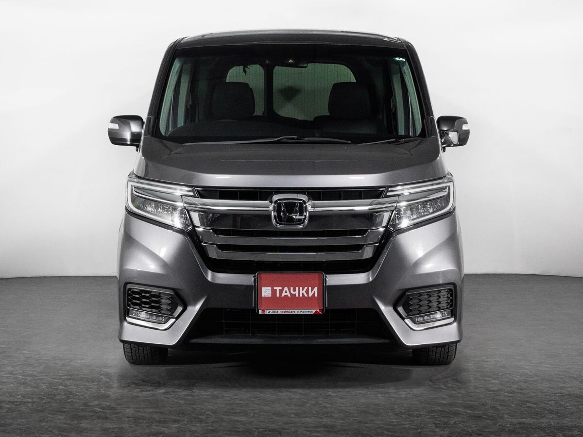 Honda Stepwgn 2018 - фото автомобиля