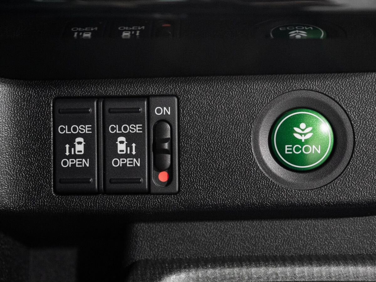 Honda Stepwgn 2018 - фото автомобиля