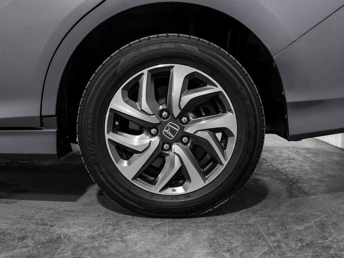Honda Stepwgn 2018 - фото автомобиля