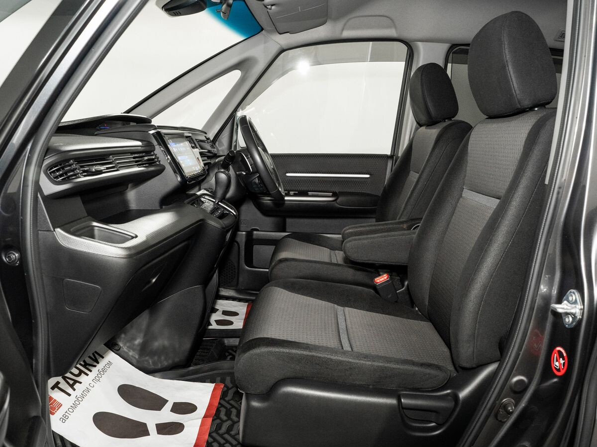 Honda Stepwgn 2018 - фото автомобиля