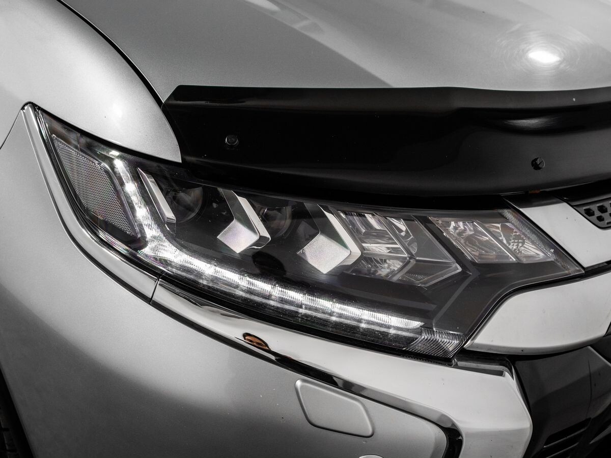 Mitsubishi Outlander 2020 - фото автомобиля