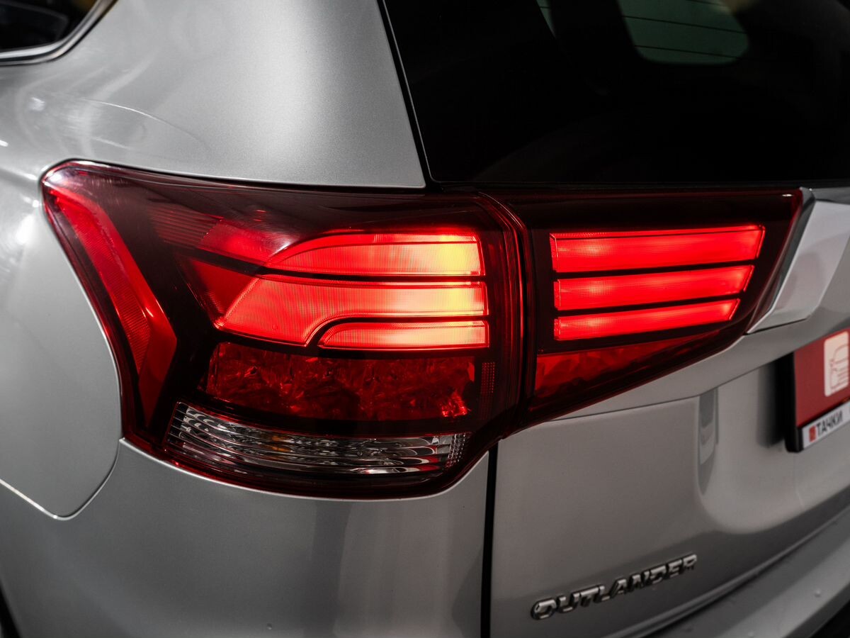 Mitsubishi Outlander 2020 - фото автомобиля