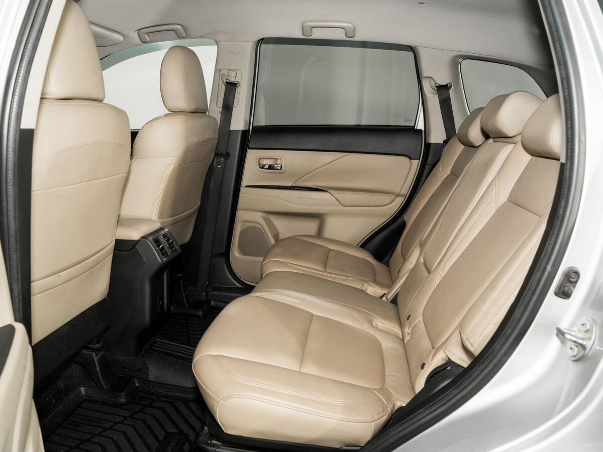 Mitsubishi Outlander 2020 - фото автомобиля