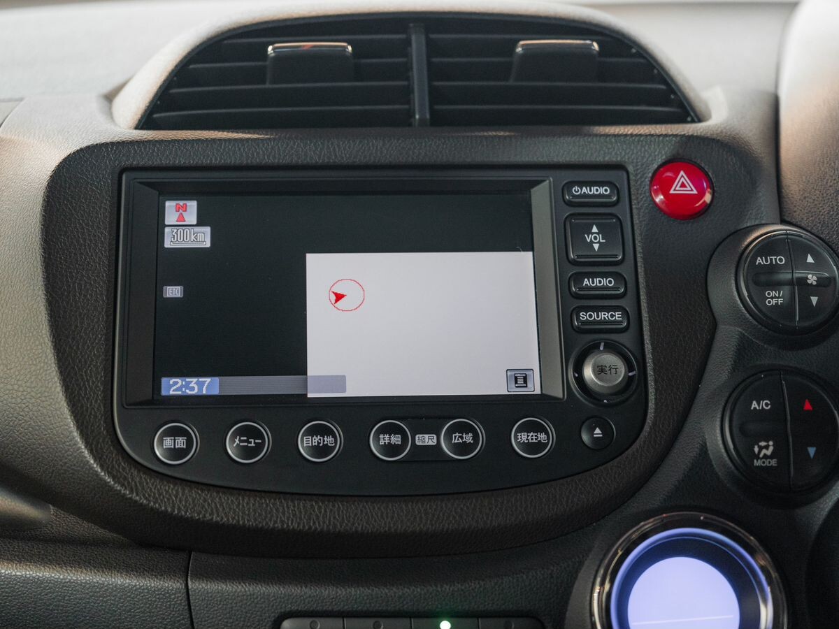 Honda Fit Shuttle 2012 - фото автомобиля