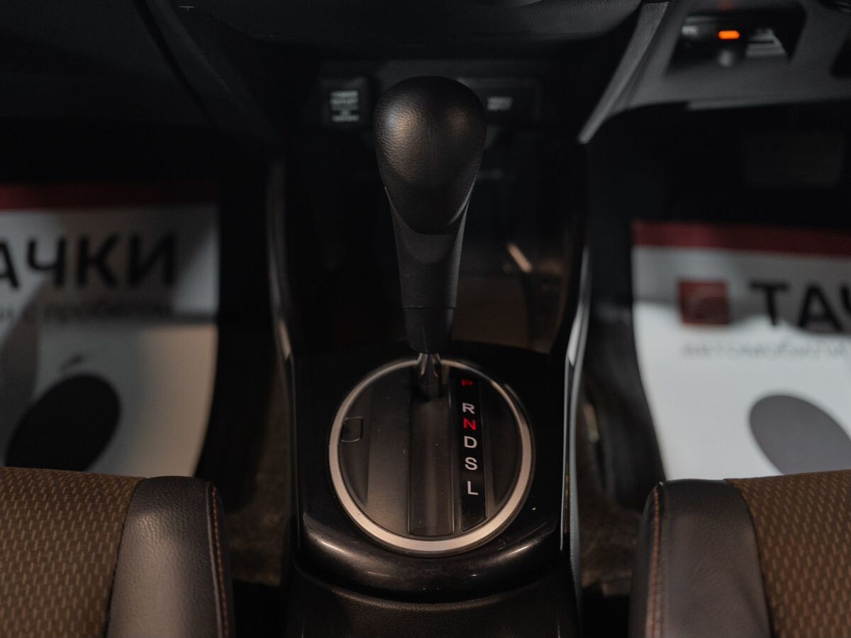 Honda Fit Shuttle 2012 - фото автомобиля