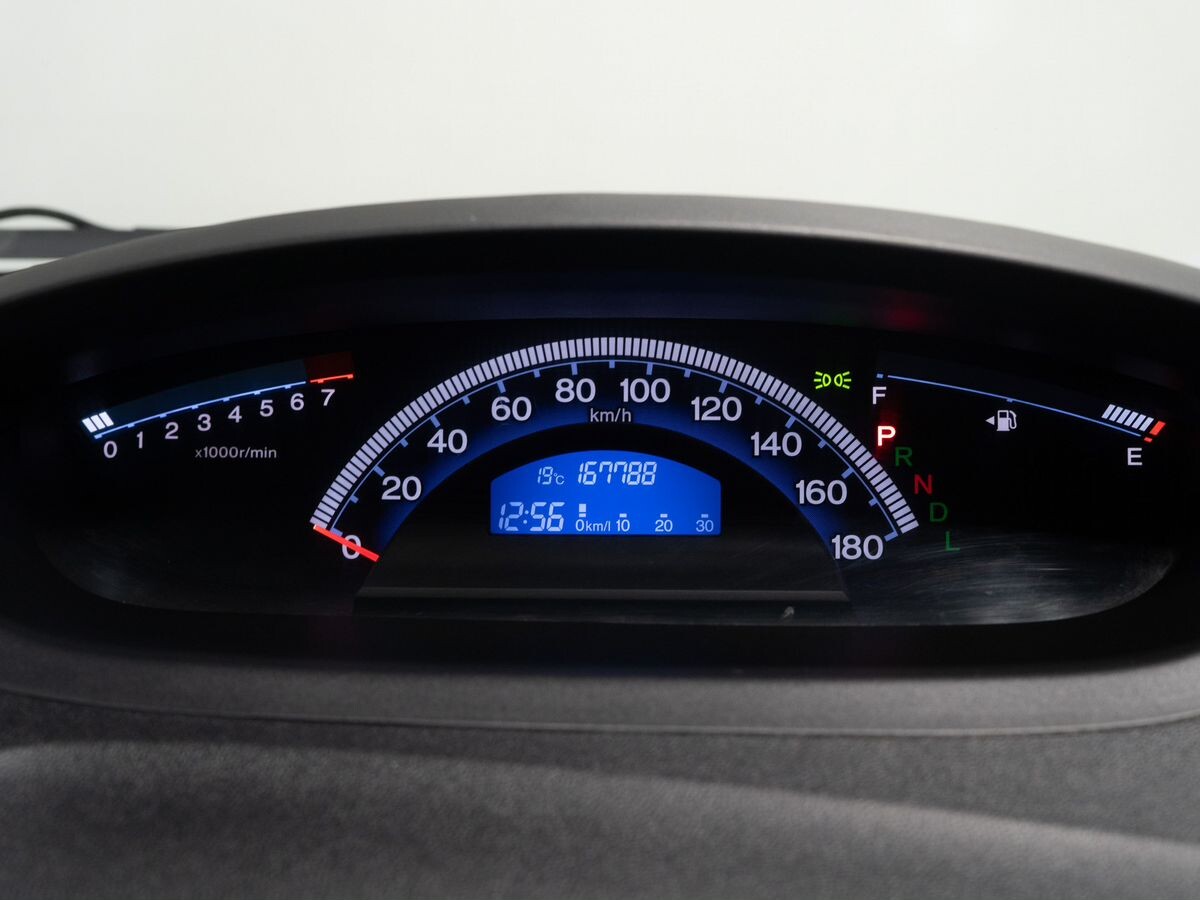 Honda Freed Spike 2013 - фото автомобиля