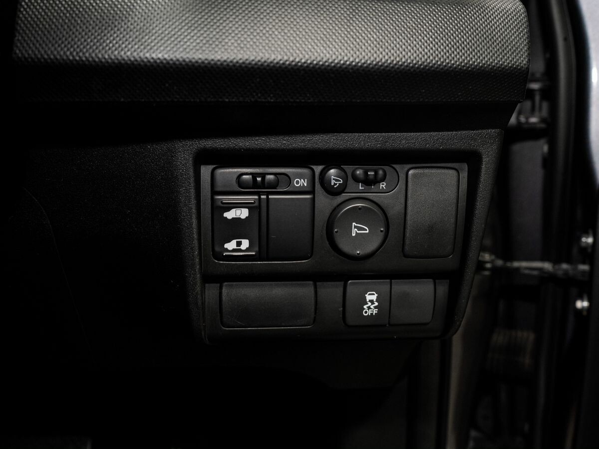 Honda Freed Spike 2013 - фото автомобиля