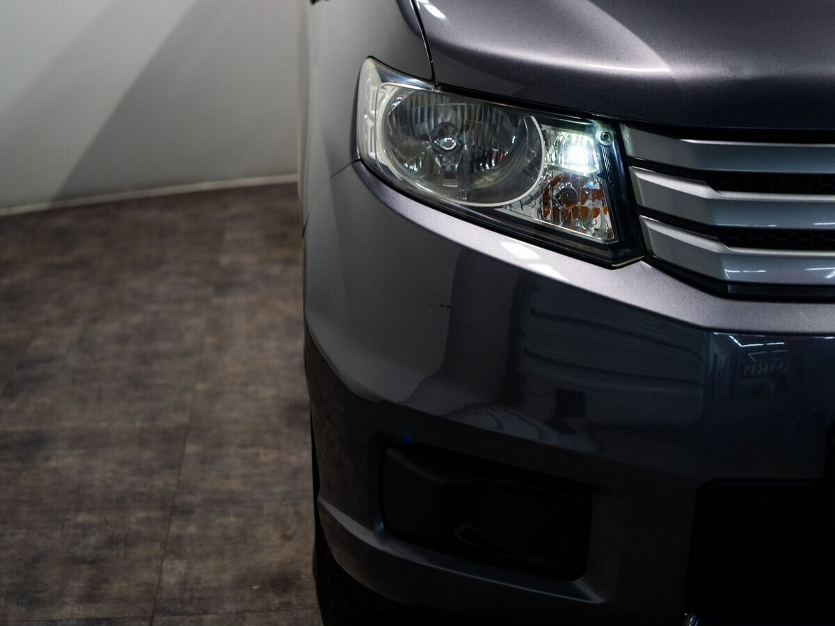 Honda Freed Spike 2013 - фото автомобиля