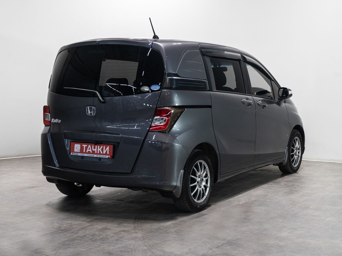 Honda Freed Spike 2013 - фото автомобиля