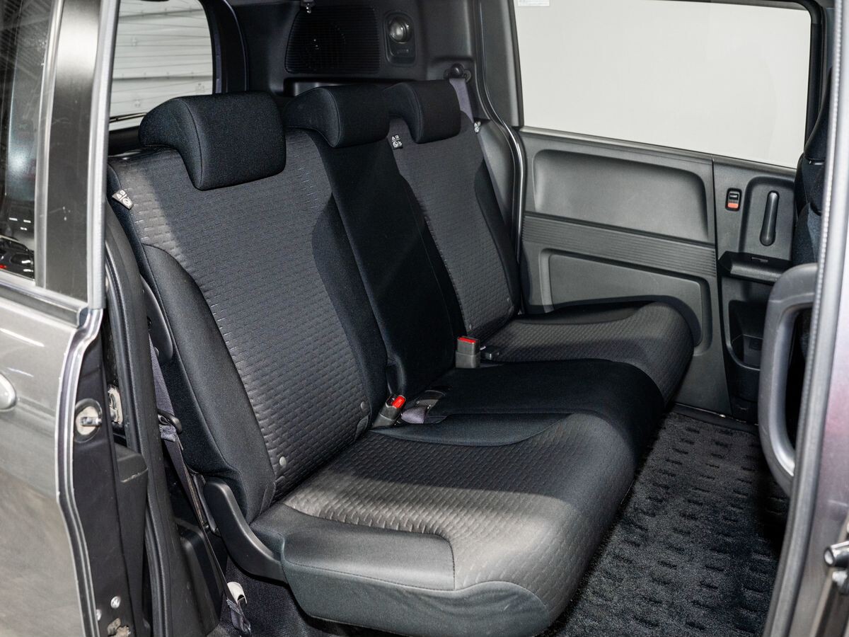 Honda Freed Spike 2013 - фото автомобиля