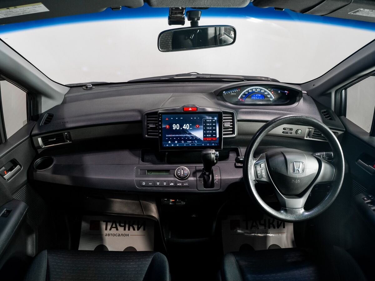 Honda Freed Spike 2013 - фото автомобиля